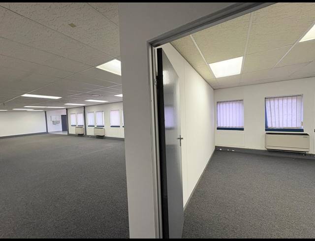 720M² OFFICE TO LET IN RANDJESPARK